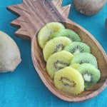 How To Peel and Cut Kiwi Fruit
