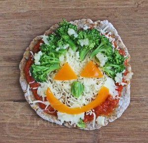Vegetarian Pizza Face (gluten-free grain-free) © Jeanette's Healthy Living