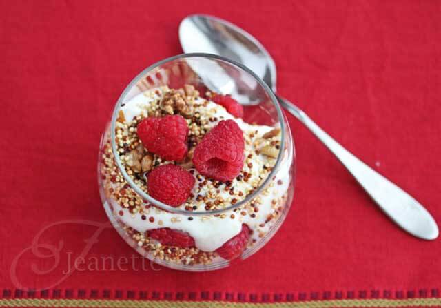 Quinoa Coconut Crunch Yogurt Berry Parfait © Jeanette's Healthy Living #quinoa