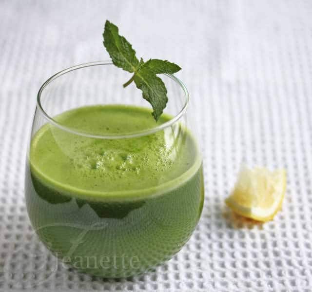 Kale Spinach Lettuce Apple Green Juice © Jeanette's Healthy Living