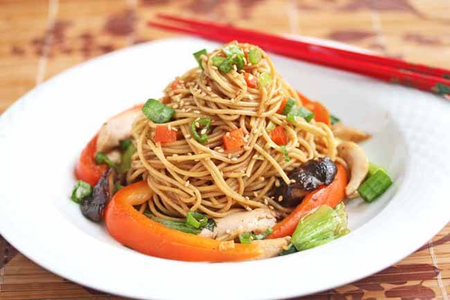 Stir-Fry Noodles with Chicken and Vegetables