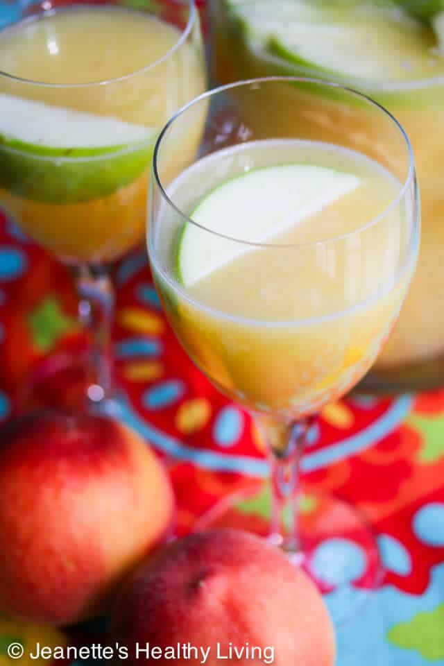 White Peach Sangria © Jeanette's Healthy Living