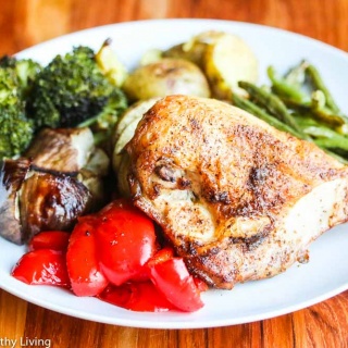 Pan Roasted Chicken and Vegetables - this is an extremely versatile recipe that works with almost any vegetable and spice/herb mix