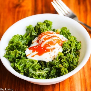 Steamed Kale with Poached Egg and Sriracha Sauce - this simple breakfast is healthy, low carb, gluten free, dairy free and vegetarian. This can be enjoyed as part of the Daniel Plan meal plan.