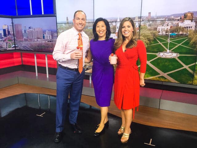  Jeanette Chen's first live TV cooking segment debut on WTNH, an ABC-affiliated television station. Shown here with news anchor Stephanie Simoni and meteorologist Gil Simmons.