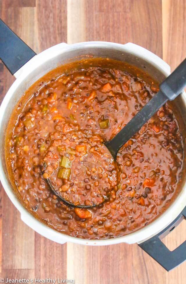 Pressure Cooker/Instant Pot Lentil Chili - 300 calories/18 grams protein per serving ~ lentils take just 14 minutes to cook in a pressure cooker - this vegetarian/vegan chili is deliciously hearty ~ https://jeanetteshealthyliving.com