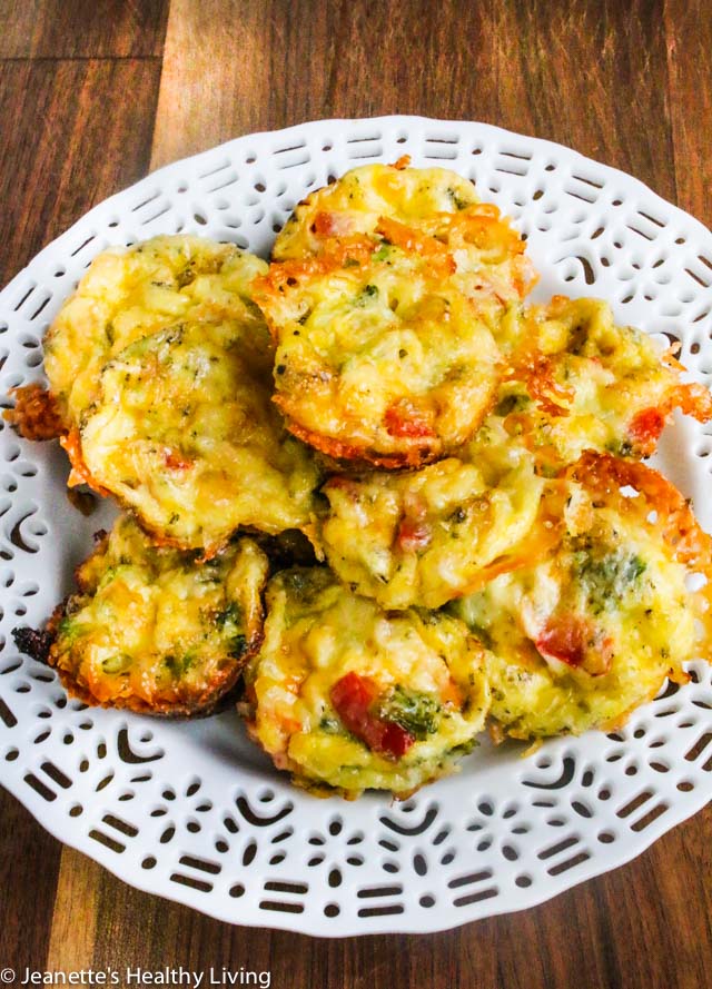 Broccoli Red Pepper Egg Bites - perfect for on-the-go breakfasts, quick pick-me-up snacks or breakfast buffets; easy customizable
