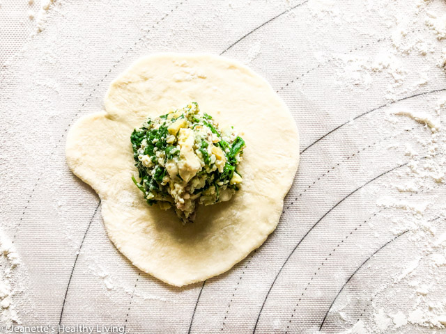 Spinach Tofu Dumplings - light vegetarian dumplings, packed with protein and iron